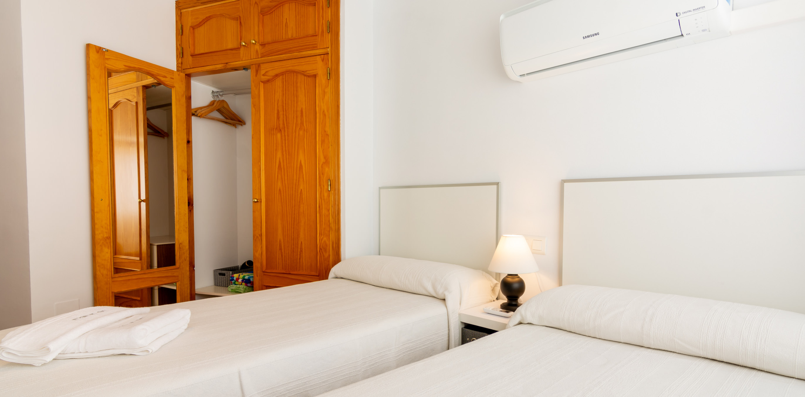 luna de nerja hostal